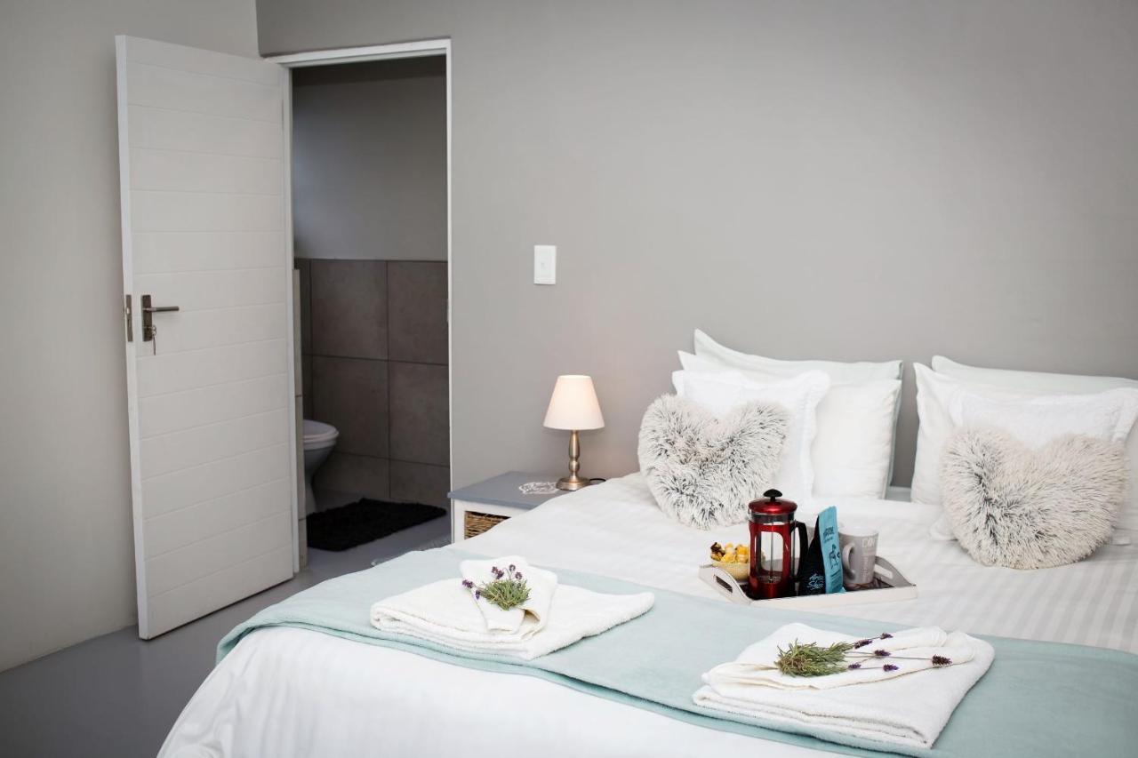 Three Feathers Cottages Langebaan Eksteriør billede