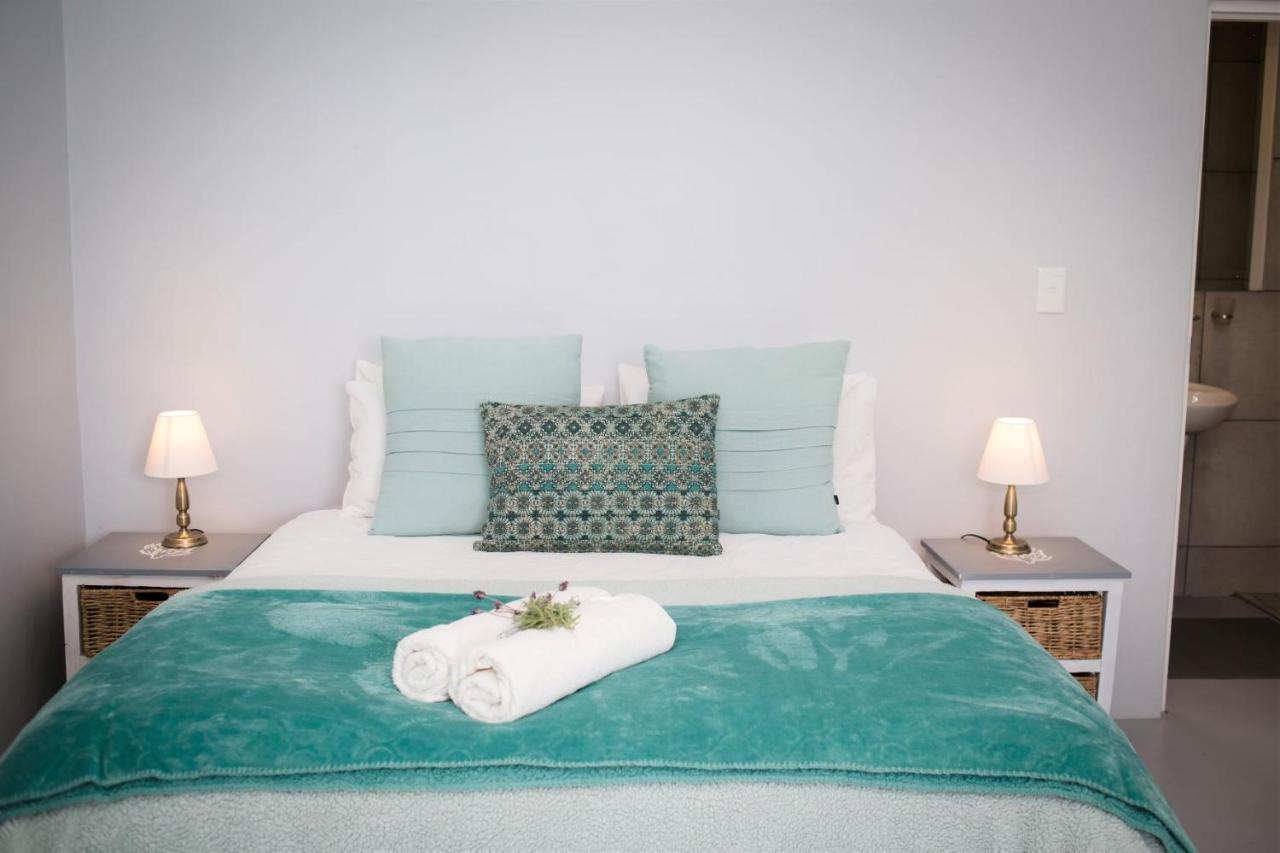 Three Feathers Cottages Langebaan Eksteriør billede