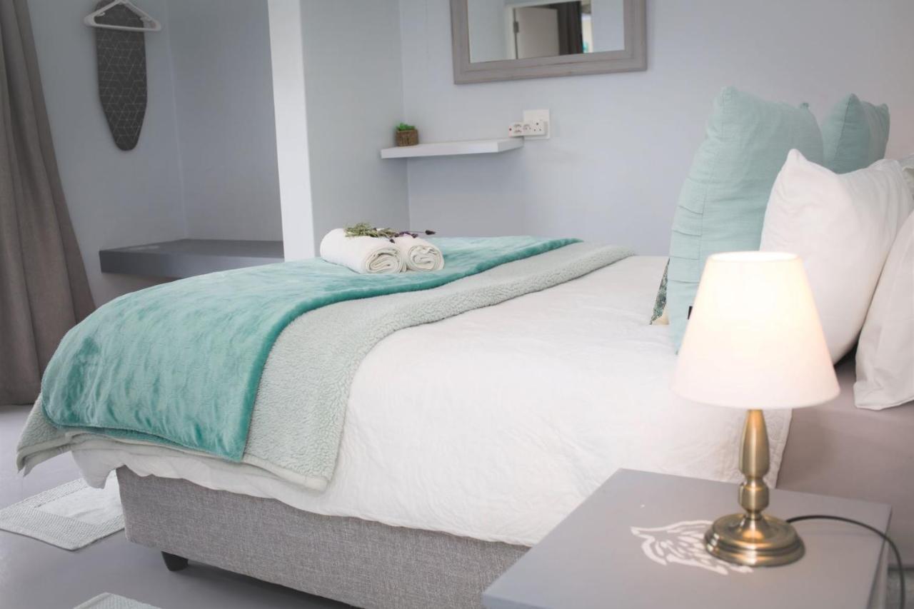 Three Feathers Cottages Langebaan Eksteriør billede